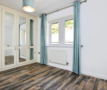 Located on Vanbrugh Lane, Stoke Park, is this spacious three bedroo... - Photo 4