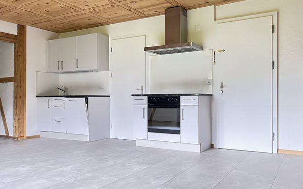 Charmante 3-Zimmer-Wohnung in Kandersteg – Renoviert und idyllisch gelegen - Photo 1