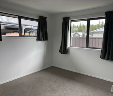MODERN, BRAND NEW 3 BEDROOM HOME - Photo 4