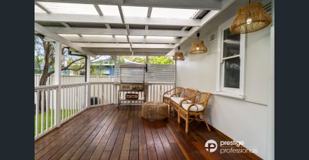 Charming Family Home - Photo 3