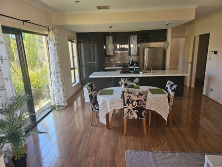 Edwardstown - Photo 4