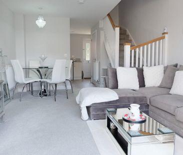 2 bedroom House To Let Total Size: 624 SQ FT - Photo 2