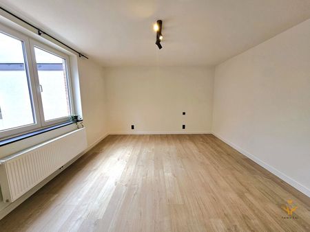 Gezellig gerenoveerd huis te huur in centrum Zele - Foto 2