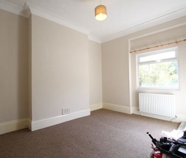 1 Bed Flat, Penge, SE20 - Photo 2