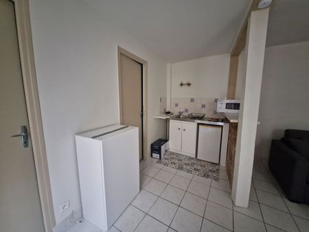 Location Appartement 1 pièce 23m² - Photo 4