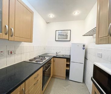 1 bedroom flat to rent - Photo 2