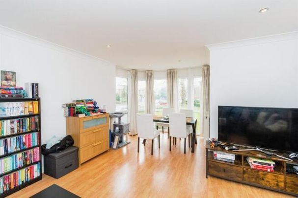 Winchester Road, Southampton - Photo 1