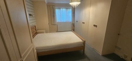 2 Bed - 2 Sandhill Lawns, Moortown, Leeds - LS17 6TT - Student/Professional - Photo 5