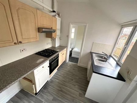 1 bedroom flat to rent - Photo 5