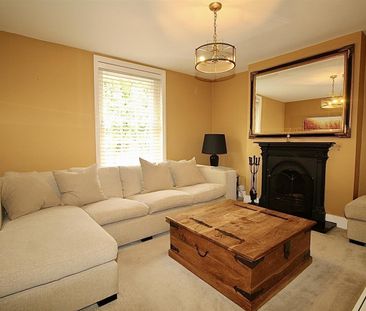 3 Bedroom House - End Terrace To Let - Photo 3