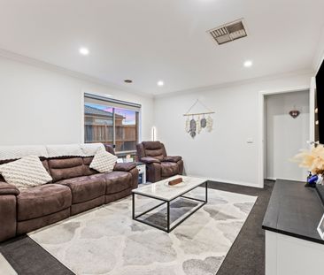 Cute, Charming & Convenient on Cups Court! - Photo 3