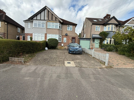 4 bedroom semi-detached house to rent - Photo 5