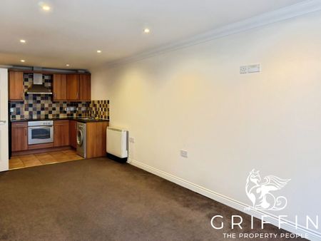 St Andrews Court, Calcutta Road, Tilbury, RM18 - Photo 3