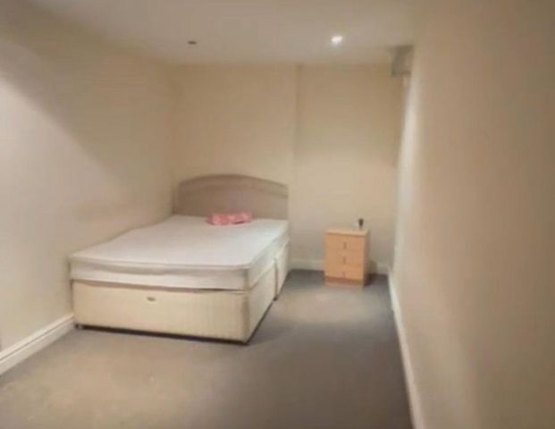 Room in a Shared Flat, Newton Street, M1 - Photo 1