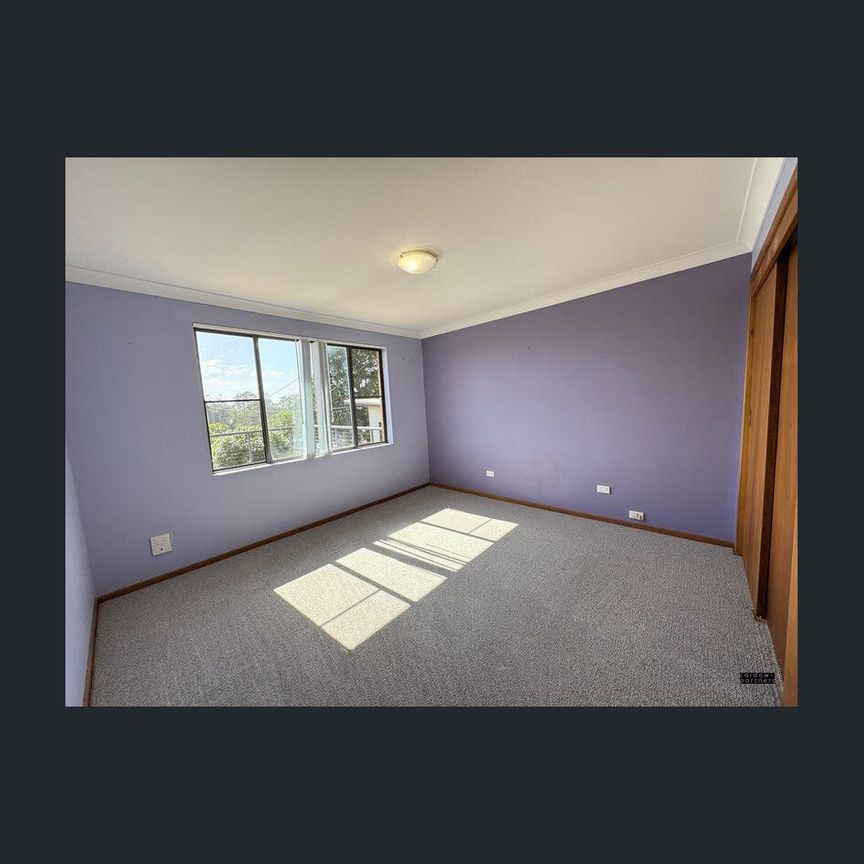 BEAUTIFUL THREE BEDROOM HOME WITH WATERVIEWS - Photo 1