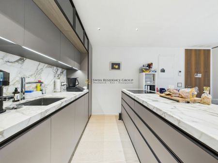 Exclusive living with private outdoor space - Photo 3