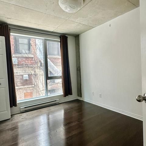 1235 Rue Bishop - Photo 1