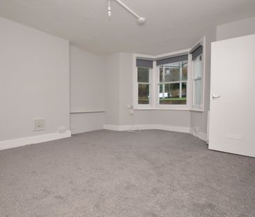 Studio Flat to rent - Ethelbert Road, Bromley, BR1 - Photo 2