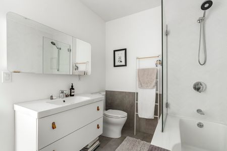 For Lease - 60 Bathurst Street Unit# 811, Toronto, Ontario - Photo 4