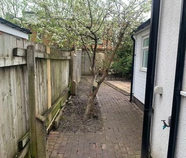 2 bedroom terraced house to rent - Photo 4