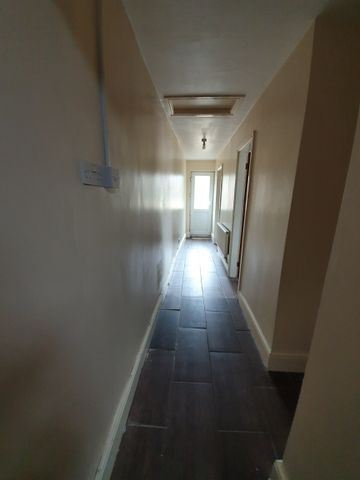 10 TEIGNMOUTH ROAD - Photo 4