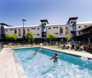 Six Bedrooms Lakeside - Photo 6