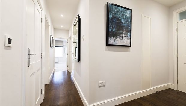 Three Bedroom Three Bathroom To Let Hamlet Gardens Ravenscourt Park W6 - Photo 1