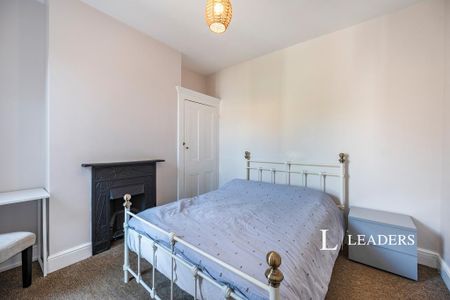 4 bedroom terraced house to rent - Photo 5