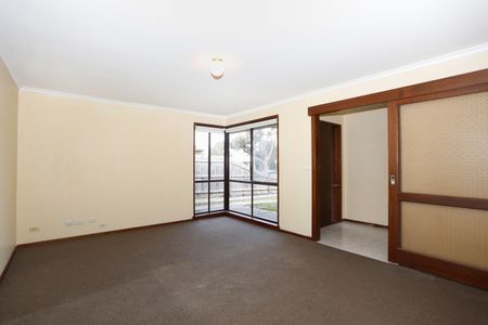 Spacious 3-Bedroom Home in Epping - Photo 3