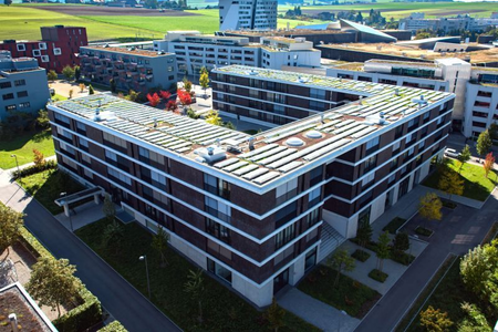 4.5-Zimmer-Wohnung mit Balkon und Einstellhallenplatz - Photo 2