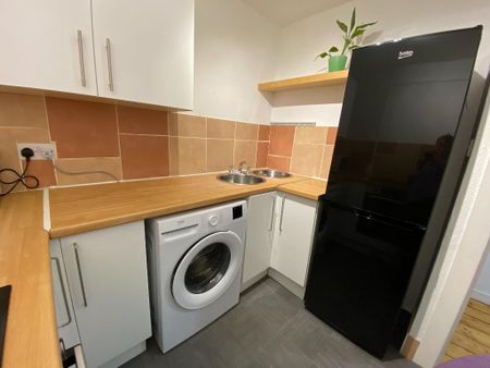 1 bedroom flat to rent - Photo 3