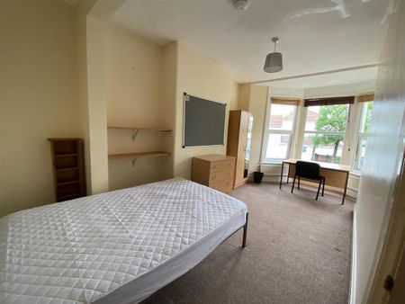 6 bedroom terraced house to rent - Photo 2