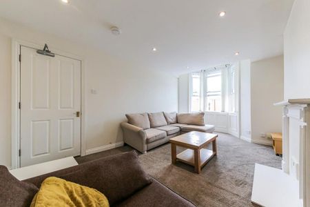 6 bedroom house to rent - Photo 2