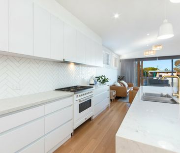 Style, Comfort & Modern Living - Photo 6