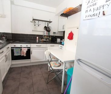 Room in a Shared Flat, Stayners Road, E1 - Photo 1