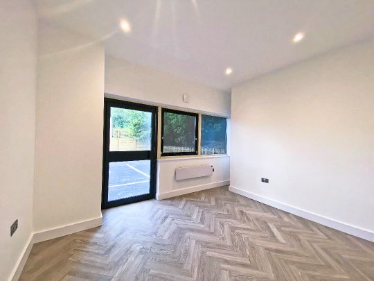 Redfields Lane, Church Crookham, Fleet, Hampshire, GU52 - Photo 1