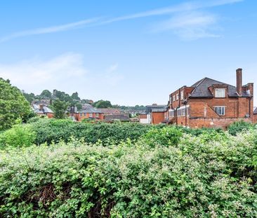 Owen Road, Godalming, Surrey, GU7 - Photo 5