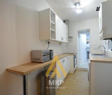 4 bedroom terraced house to rent - Photo 2