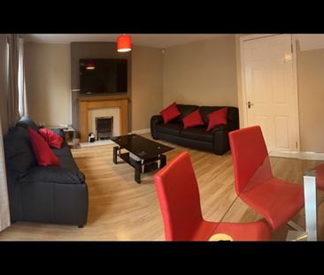 Room in a Shared House, Broomfield Mews, CV1 - Photo 1