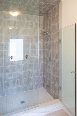 For Lease - 12 Fish Drive, Aurora, Ontario - Photo 2