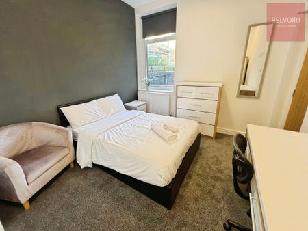 1 bedroom in a house share to rent - Photo 2