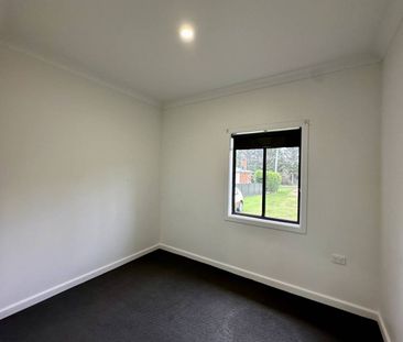 2/8 Denison Street, Cooma - Photo 3