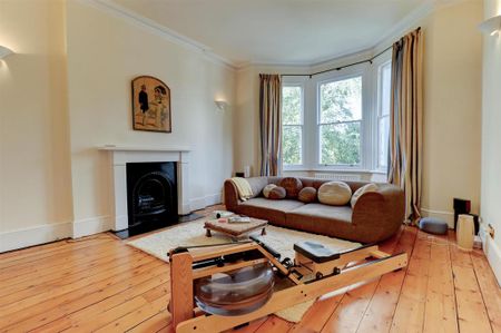 6 bedroom detached house to rent - Photo 5