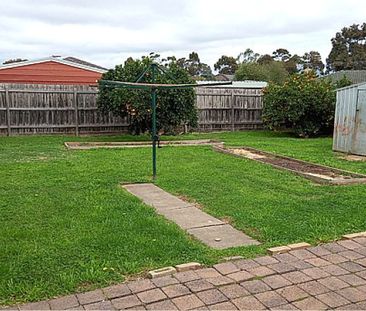 3 BEDROOM HOUSE IN CENTRAL LOCATION - Photo 6