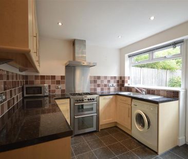 2 bedroom terraced house to rent - Photo 4