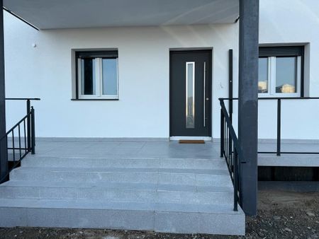 Modernisierte 2-Zimmer Wohnung AUCH NUTZBAR FÜR PRAXIS ODER BÜROS - Photo 5