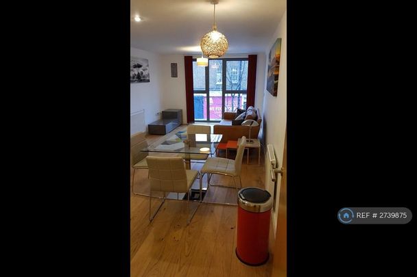 2 bedroom flat to rent - Photo 1