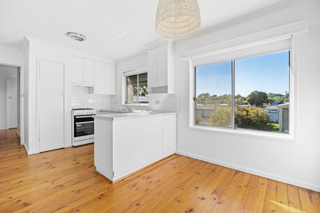 Light, Bright & Full of Charm - Photo 4