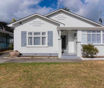 Three Bedroom on Lyndhurst St - Photo 1