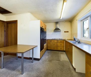 4 bedroom detached house to rent - Photo 5